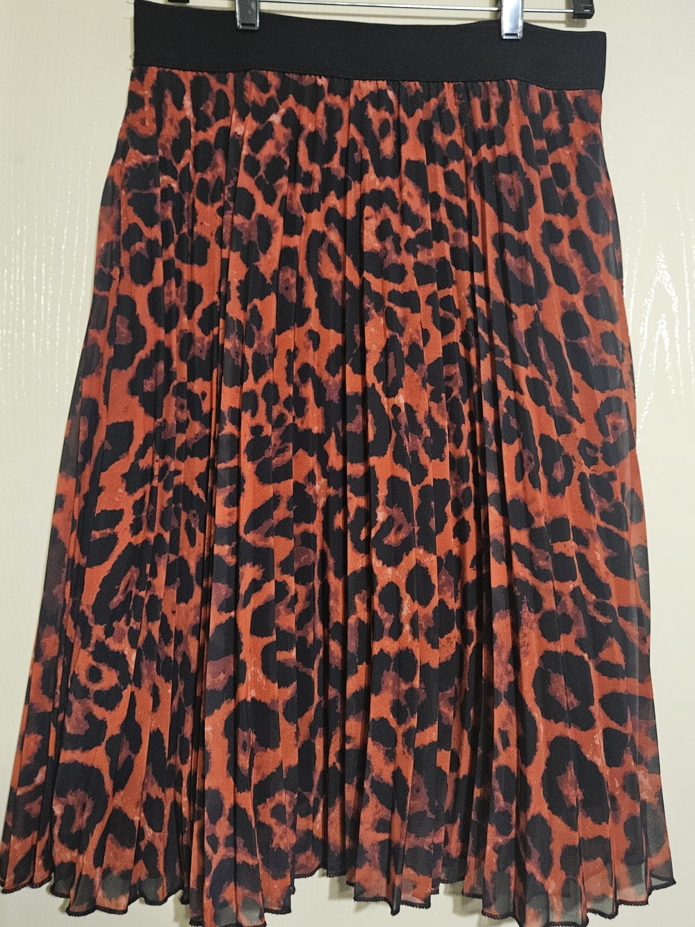 Red Leopard Print Pleated Midi Skirt, size Large, excellent condition.